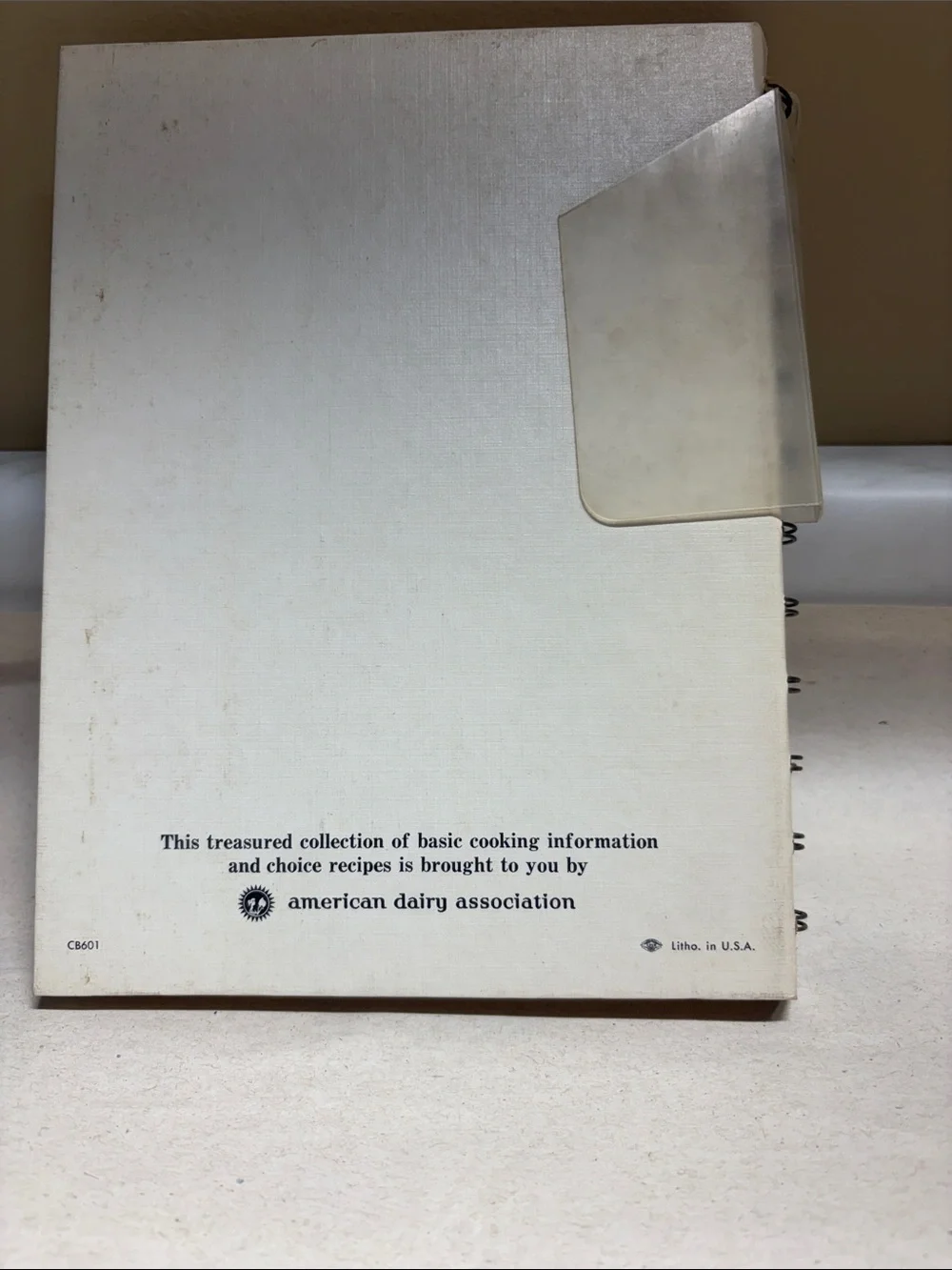 Modern Approach to Everyday Cooking - Cream and Brown Cookbook